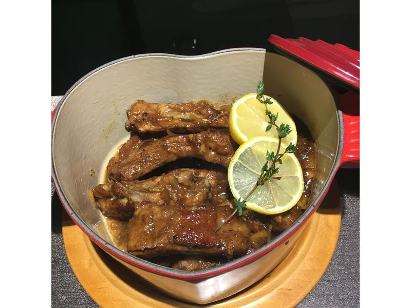 ���ʿ������йǵ�����