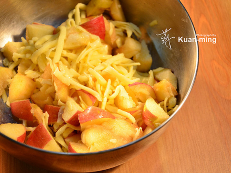 �����ʳ�ס�֥��ƻ�����ɣ� Cheesy Apple . . . Pie������