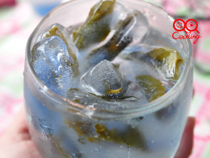 蝶豆蓝花冰茶砖的做法