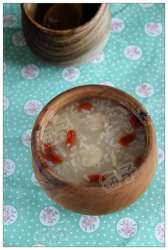 参芪松子糯米粥的做法