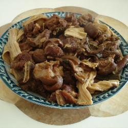 柱侯酱腐竹羊腩煲的做法