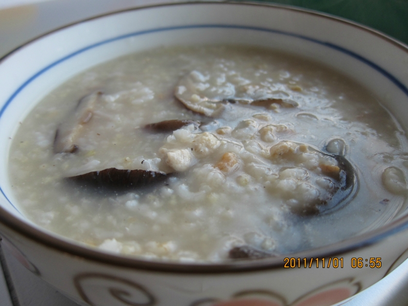 干贝皮蛋鸡蓉粥的做法