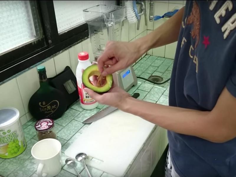 ����ţ�̺úȵ��ܷ�-С��ʳ�׵�����