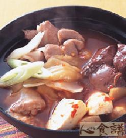 酸菜鸭血锅的做法