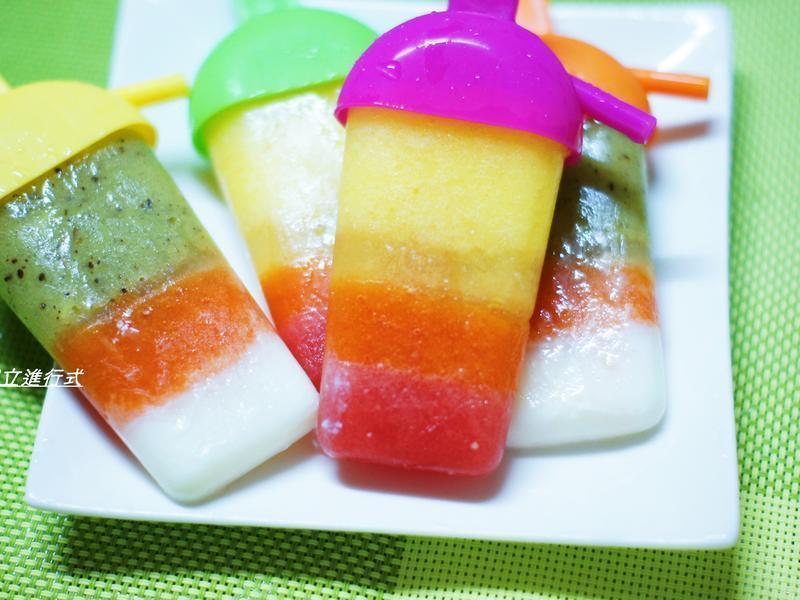 天然彩虹水果冰棒的做法