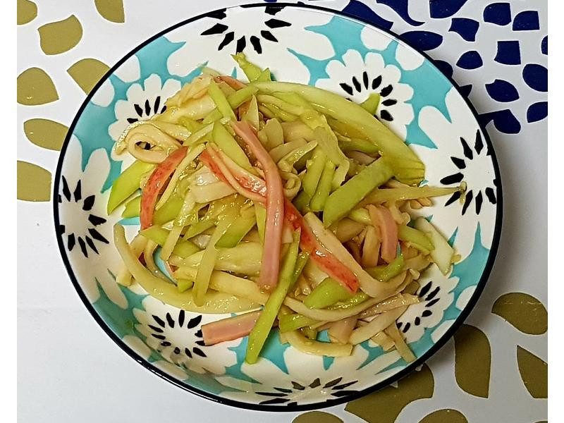 韩式蟹肉棒拌小黄瓜的做法