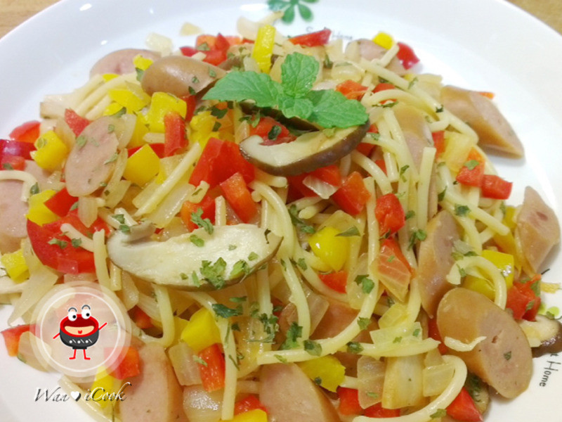 德国烟燻香肠清酱义大利面的做法