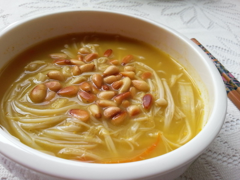 南瓜坚果菇丝浓汤的做法