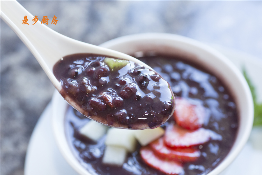 夏季养生 - 鲜果八宝粥的做法