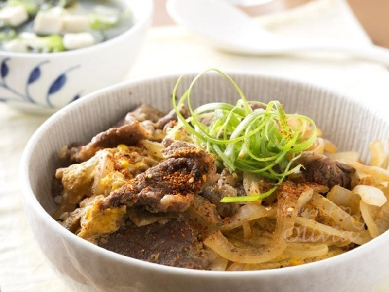 牛丼海带芽味噌汤的做法