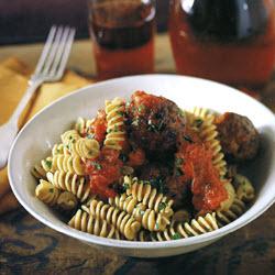 香草火鸡肉丸面的做法