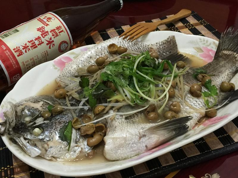 酒香破布子蒸鲈鱼的做法