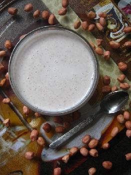 奶香花生浆的做法