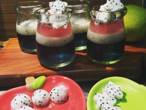 蝶豆花火龙果冻的做法