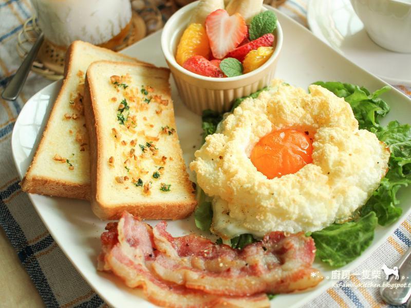 周末早午餐~蓬蓬太阳蛋的做法