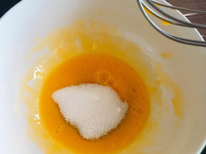 ��ɫ�ݷ絰�������