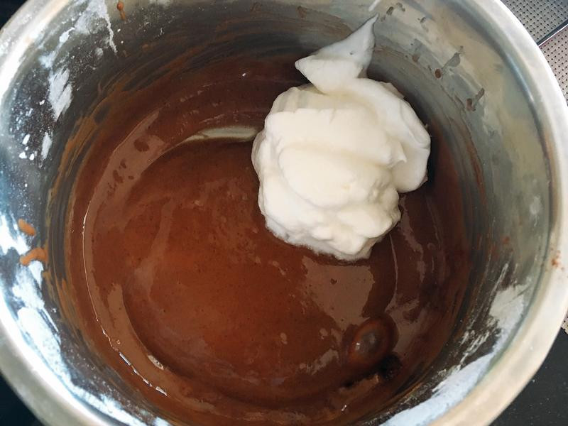 ��ɫ�ݷ絰�������