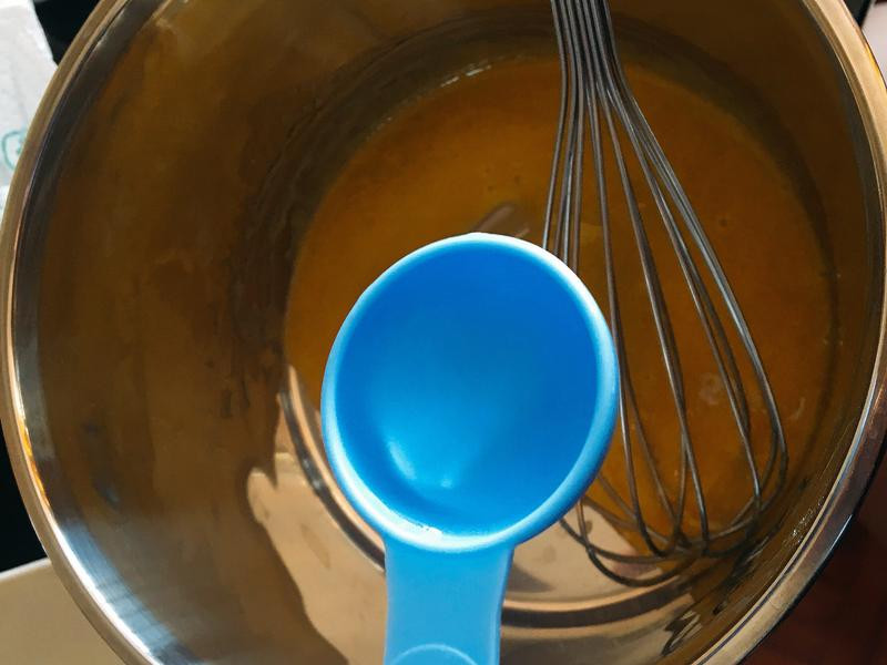 ��ɫ�ݷ絰�������