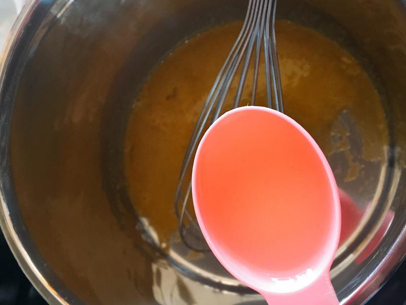 ��ɫ�ݷ絰�������