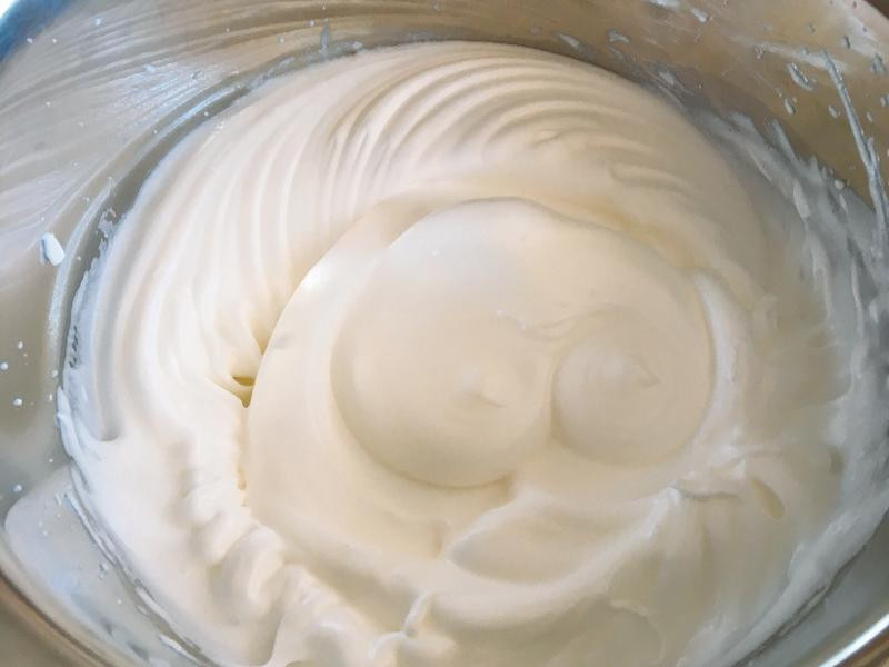 ��ɫ�ݷ絰�������