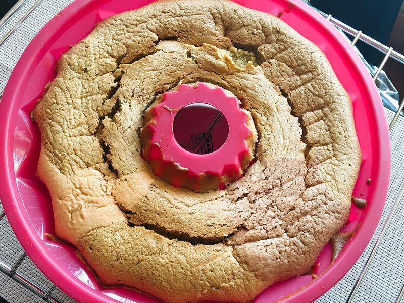 ��ɫ�ݷ絰�������