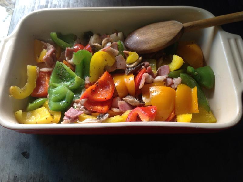 缤纷4色青椒炒蘑菇培根?!!!的做法