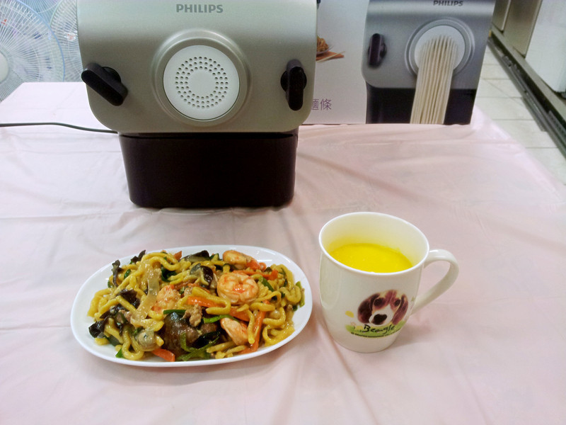 什锦海鲜南瓜炒面【飞利浦 爱面机】的做法