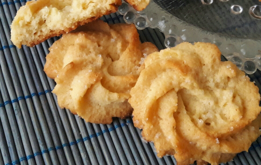 50%植物油奶香曲奇: 酥香掉渣的做法