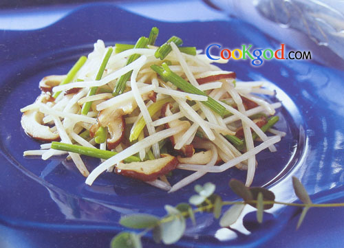 芹菜炒银芽的做法