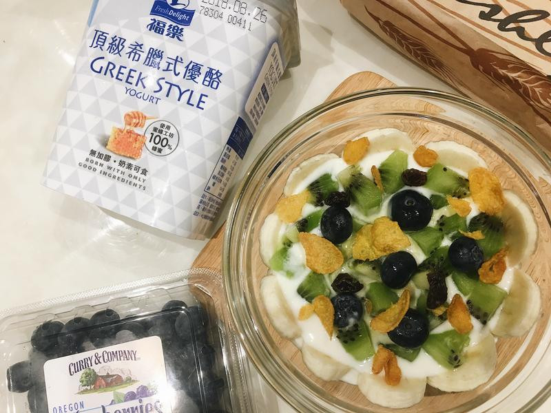 水果希腊优酪的做法