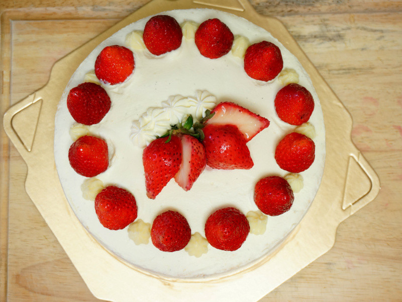 草莓香蕉鲜奶油蛋糕的做法