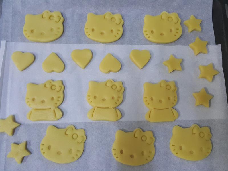 ��Ů���λ����� KITTYѹģ���ͱ��ɵ�����