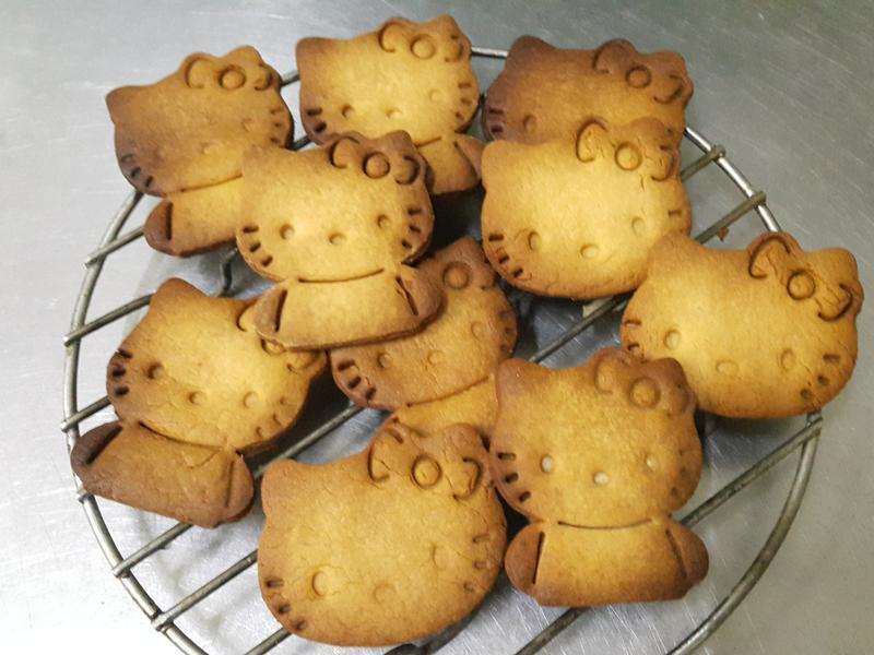 ��Ů���λ����� KITTYѹģ���ͱ��ɵ�����