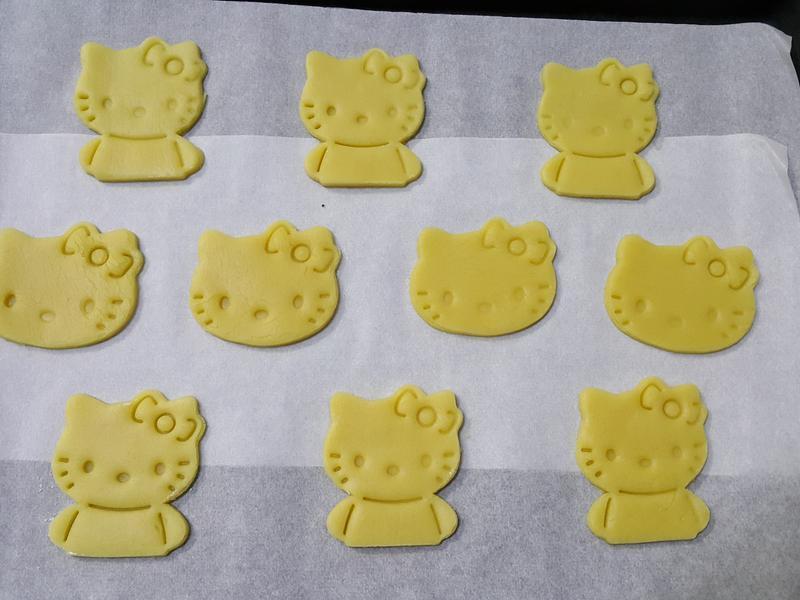 ��Ů���λ����� KITTYѹģ���ͱ��ɵ�����