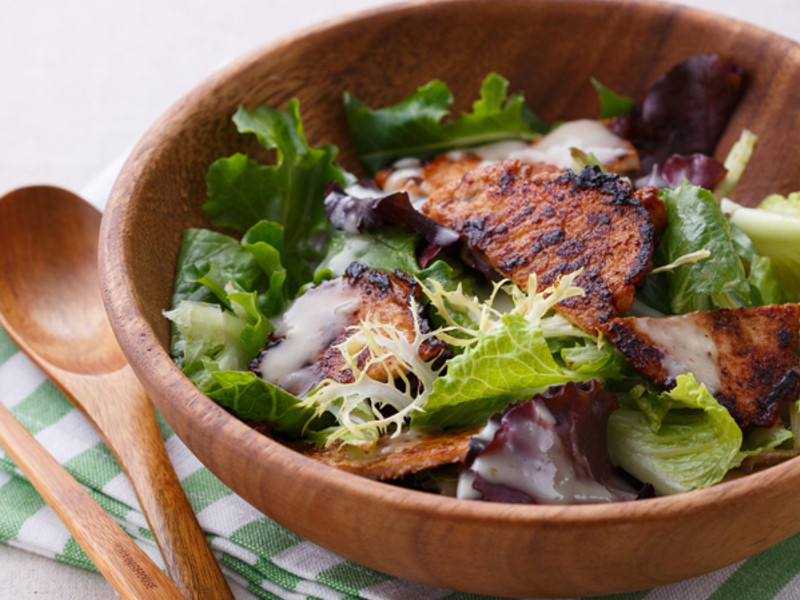 反浪费料理》烤肉片蔬菜沙拉的做法