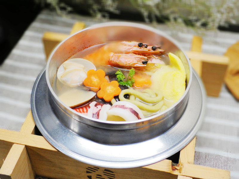 菠菜海鲜锅烧面~的做法