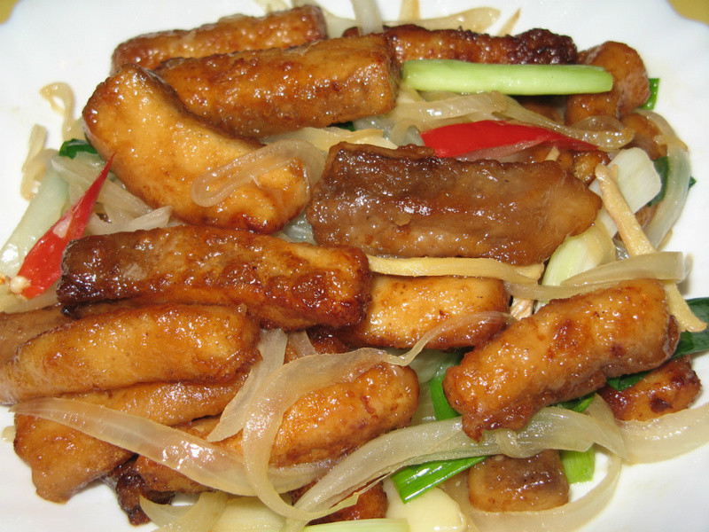 葱爆鱼条的做法