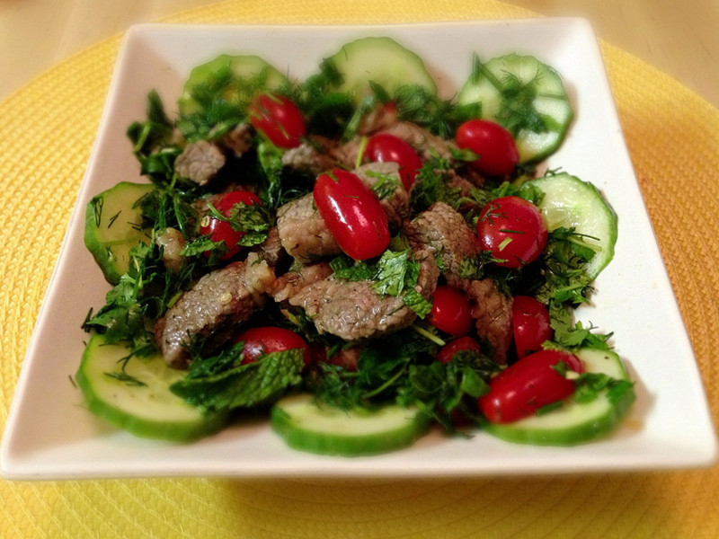 酸辣香草牛肉沙拉的做法