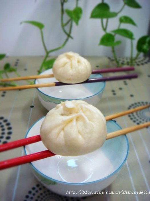 牛肉芹菜馅包子的做法