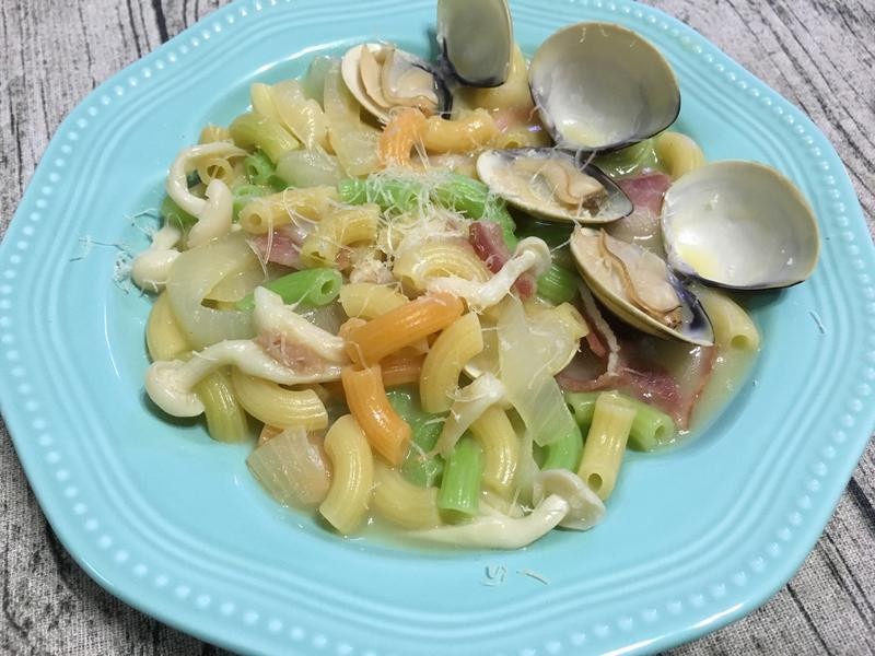 �����������ͨ�ķ۵�����