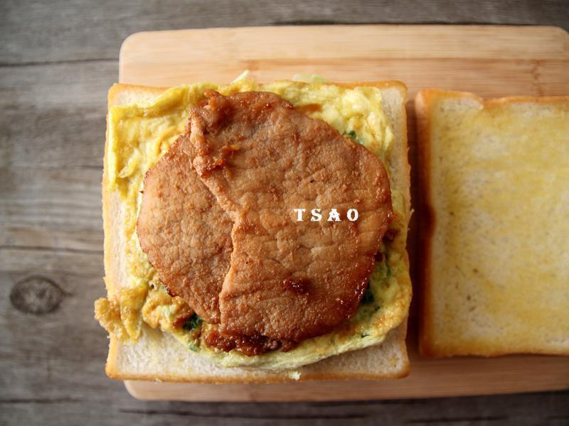 蜂蜜照烧猪肉三明治的做法