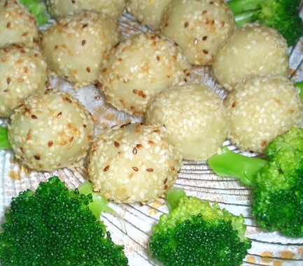 芝麻香薯球的做法