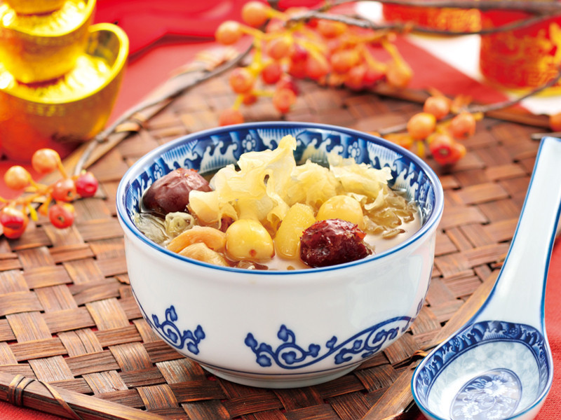 【丰味团圆年菜宴】银耳红枣炖雪梨的做法