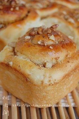 核桃肉桂卷的做法