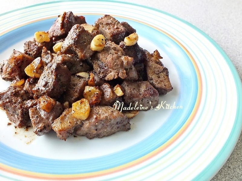 黑胡椒香蒜骰子牛肉的做法