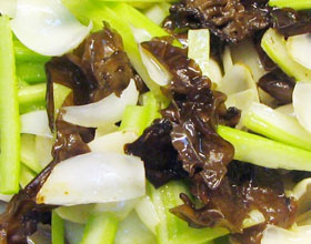 ��ɫ���ٺϵ�����