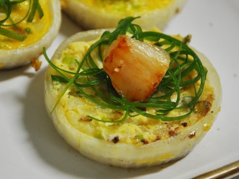 干贝洋葱圈烤蛋的做法