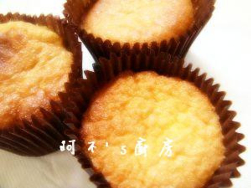 【阿不‘s厨房】小烤箱做杯子海绵蛋糕(另有大烤箱)---四种材料三步骤超简单~的做法