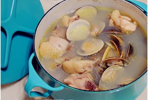 蒜味蛤蜊鮮雞湯的做法