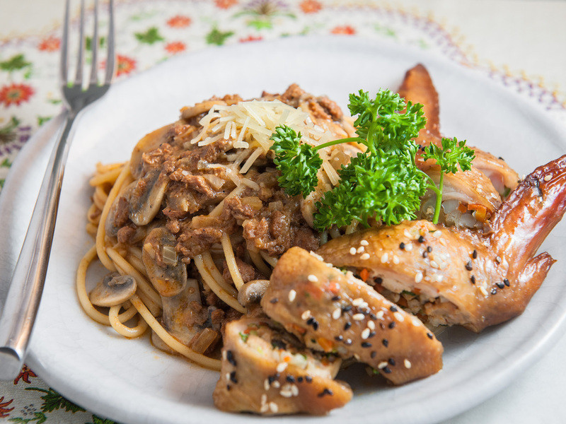 海鲜鸡翅包肉酱意大利面的做法